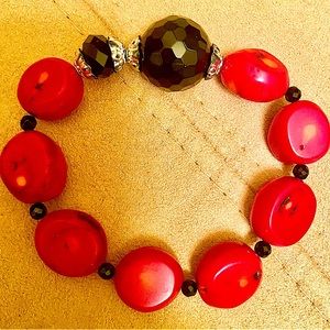 Natural Red Corals Beads with Black Agate Facets Beads Stretchy Bracelet